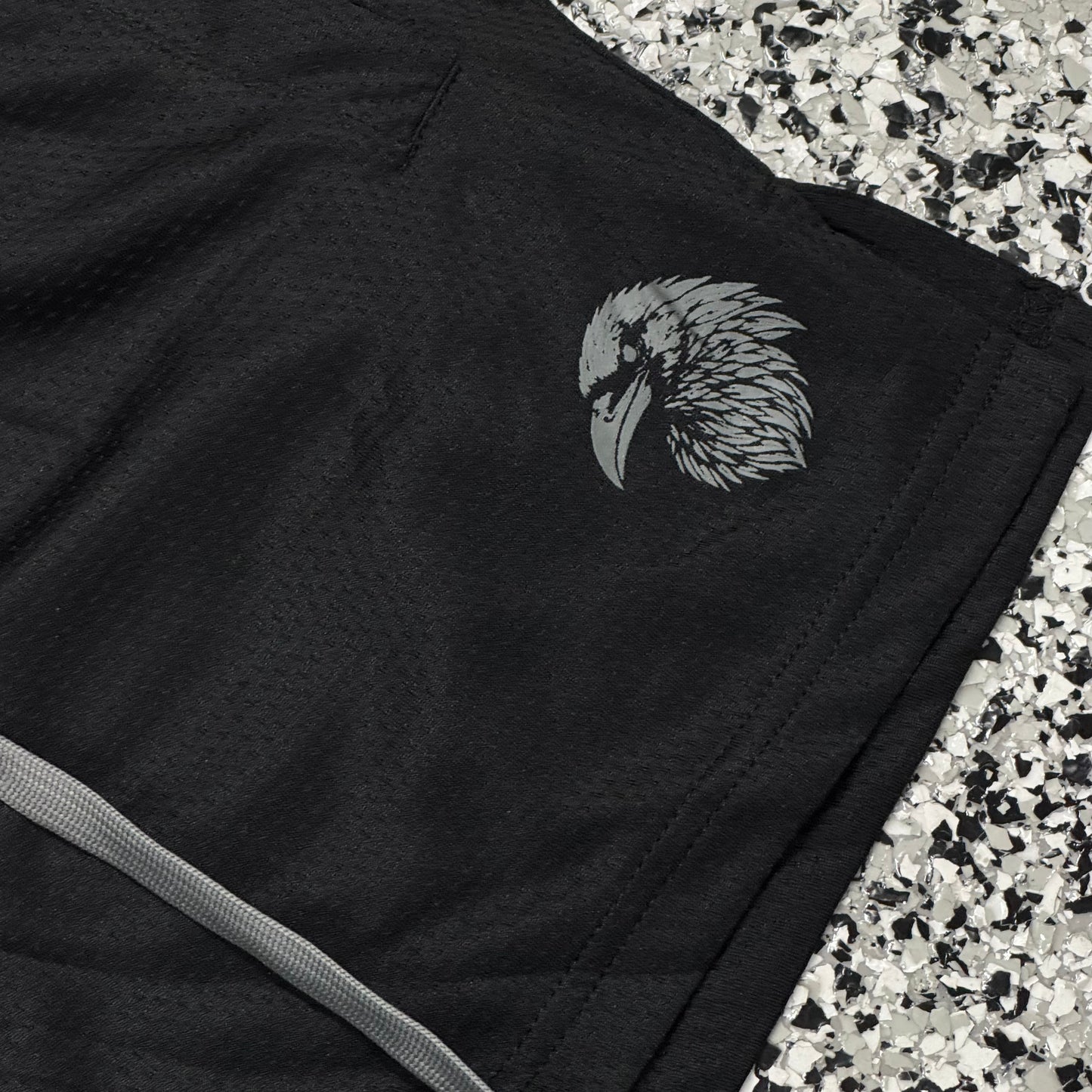 MID THIGH MESH SHORTS - BLACK / GRAY