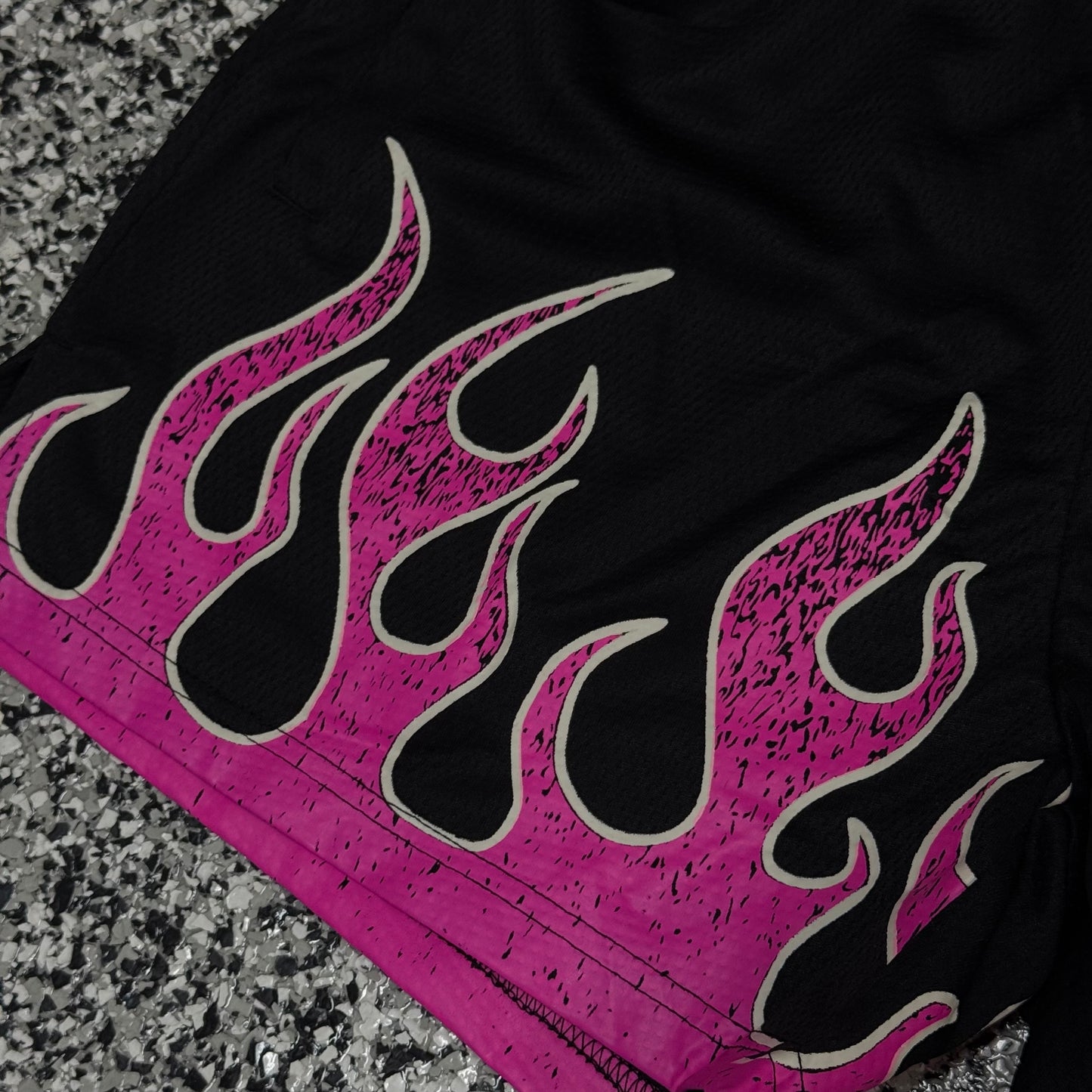 "FLAMES" MID THIGH MESH SHORTS - BLACK / PINK