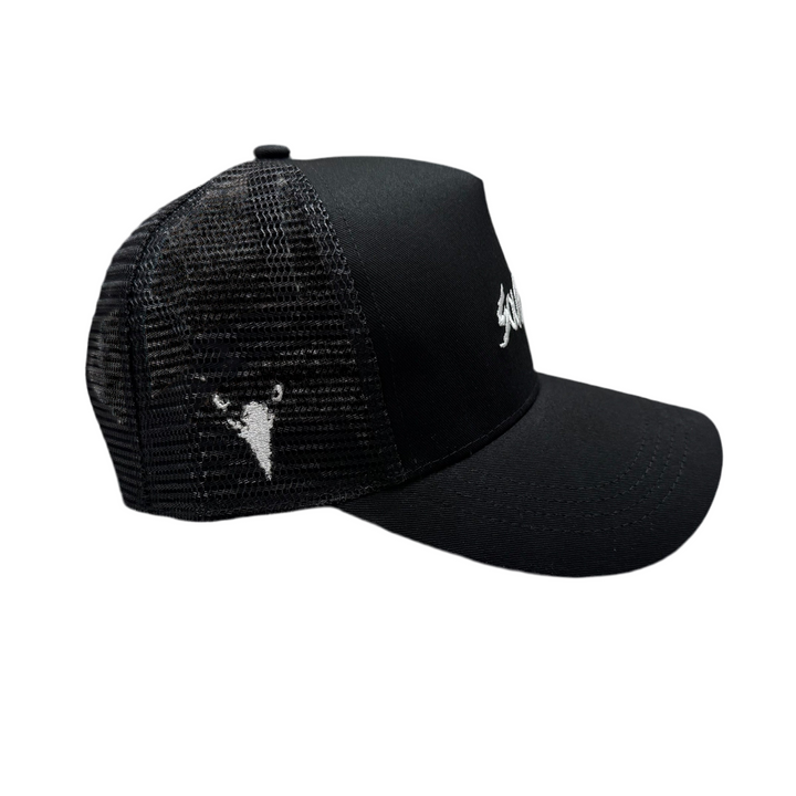 “SOUL OMEN” MESH TRUCKER HAT - BLACK