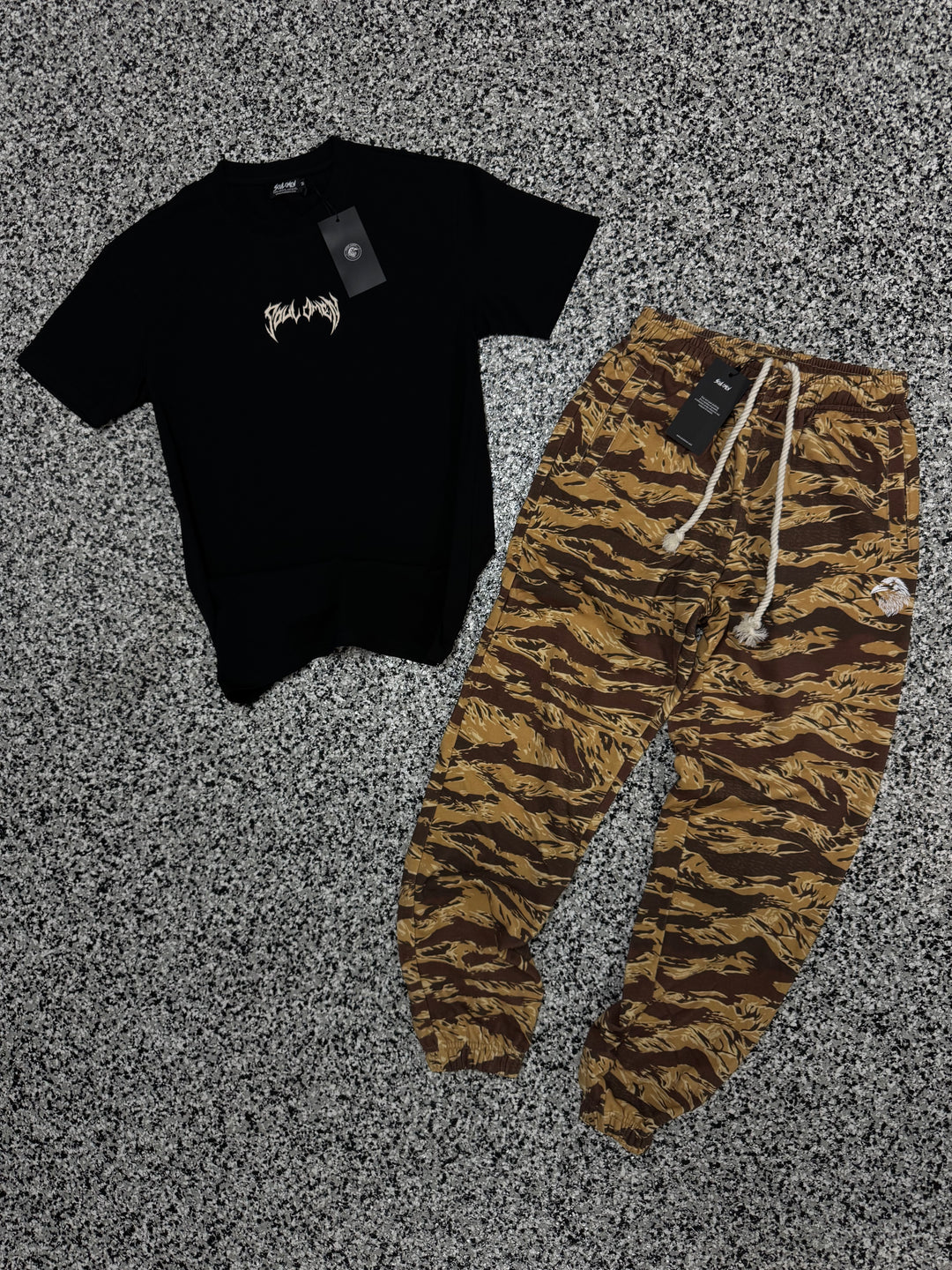 "CAMO" PREMIUM SWEATPANTS - DESERT TIGER STRIPE