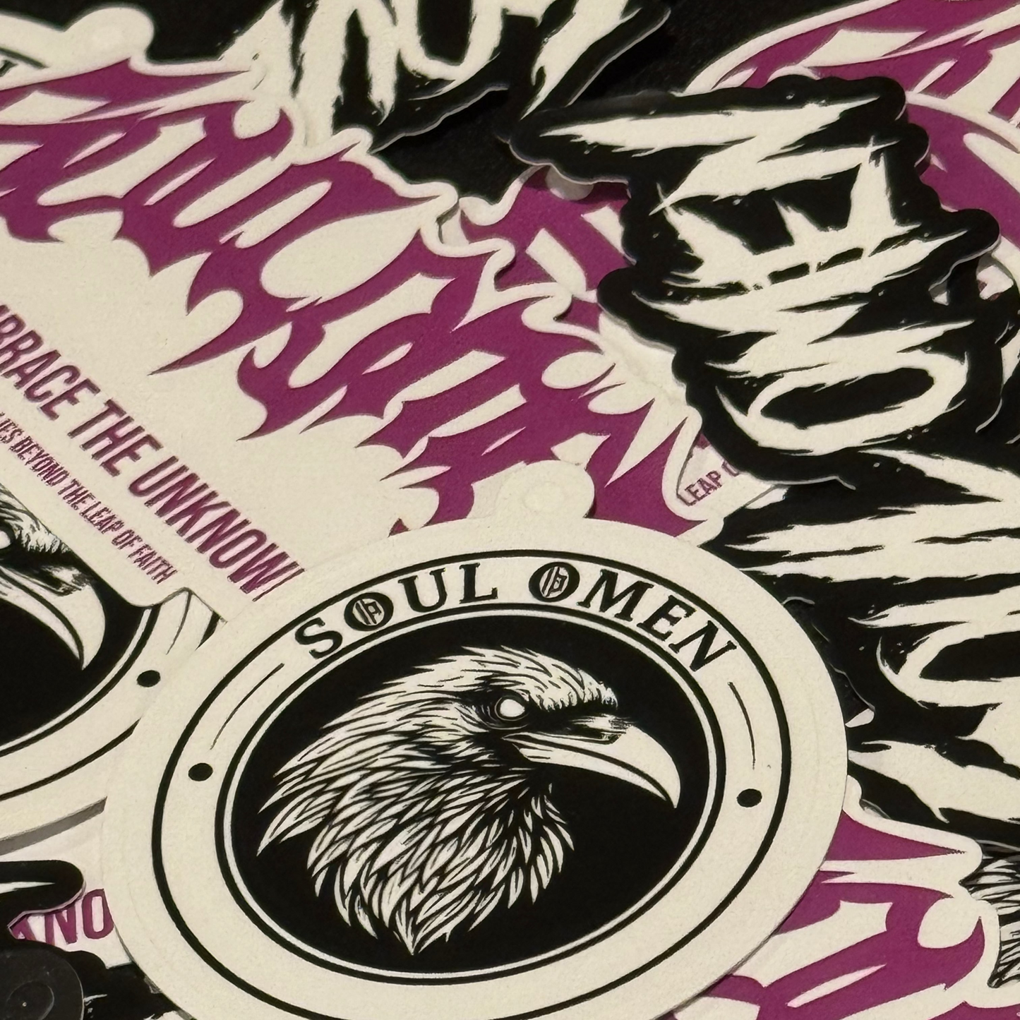“SOUL OMEN ETU” STICKER - PINK / WHITE